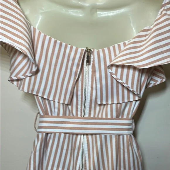 Elegant Kaylee Kollection Off-Shoulder Striped Romper - Picture 4 of 6